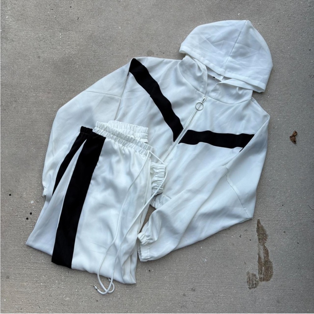 Y2K white and black striped tracksuit Size L